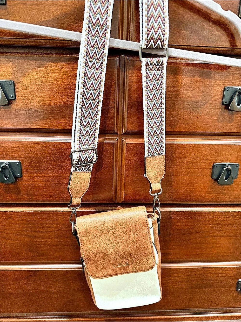 MELIE Two-Tone Geometric Strap Crossbody Bag